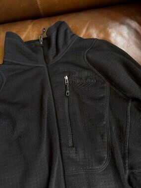Patagonia Pullover, Men's Small, Black